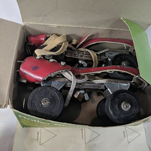 Mothercare Vintage Roller Skates Kids 8-4 Made in Britain Rollschuhe 25-37 Red - Picture 3 of 14